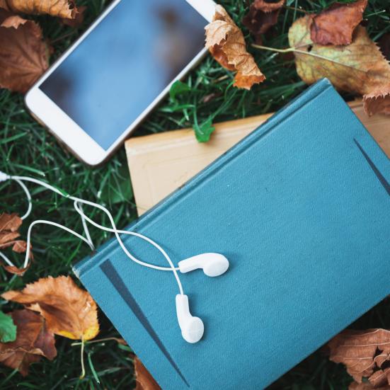 Fotografi af bog og lydbog