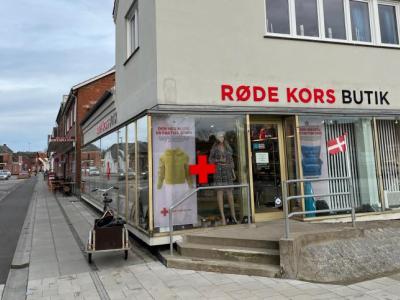 Fotografi af Røde Kors butikken i Stenlille