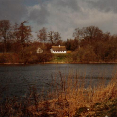 foto af Hjortnæs huset set fra Skjolden