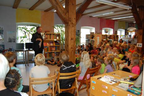 Foto fra trylleshowet på Sorø Bibliotek i 2013