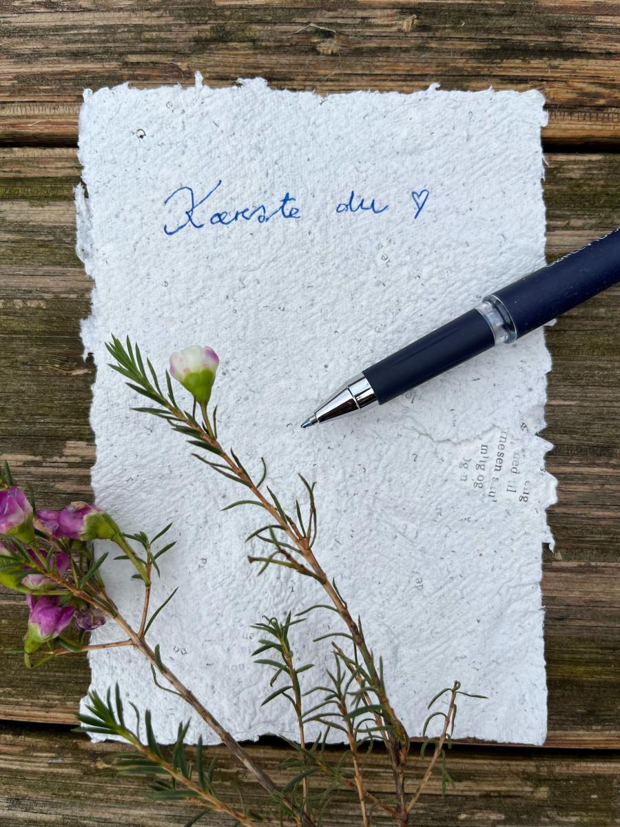 Kærlighedsbrev på håndlavet papir